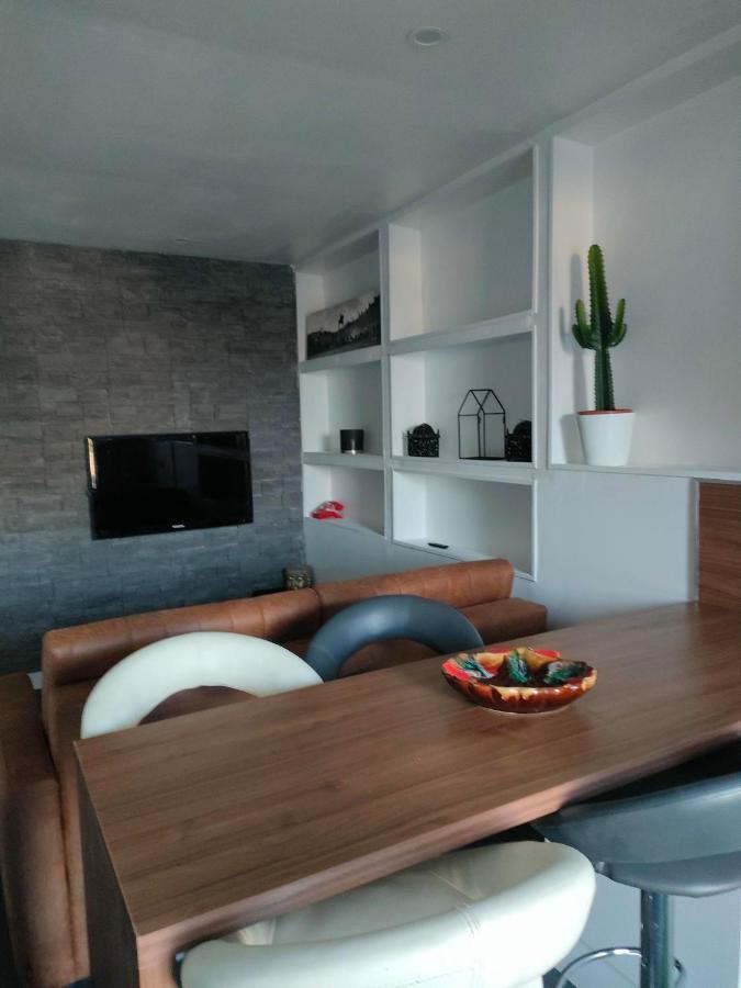 Le Petit Cocon - Parking Prive - Lyon Sud Apartment Venissieux Luaran gambar