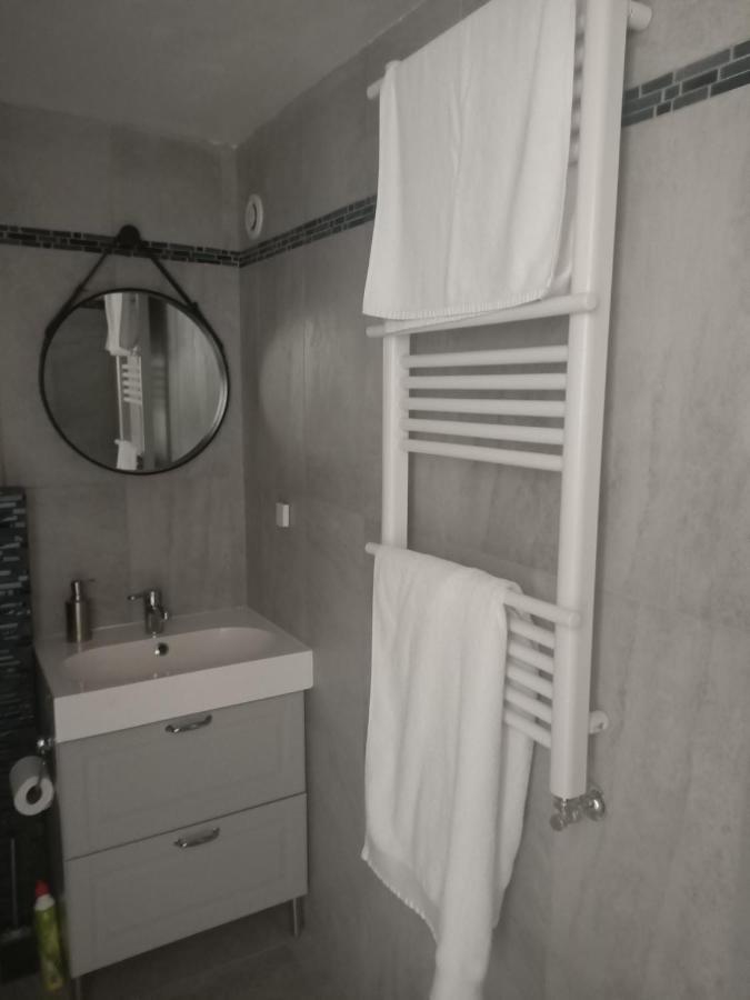 Le Petit Cocon - Parking Prive - Lyon Sud Apartment Venissieux Luaran gambar