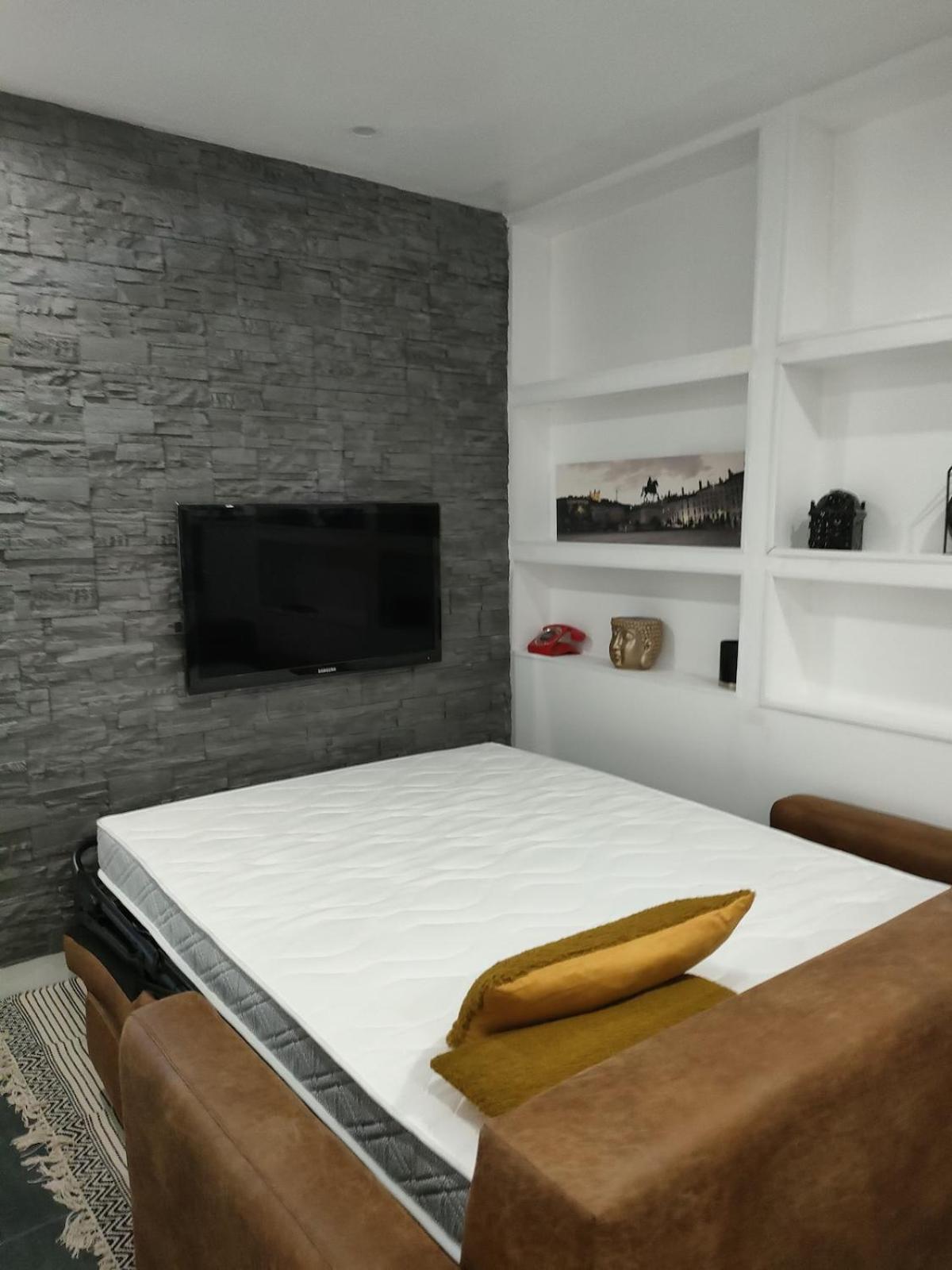 Le Petit Cocon - Parking Prive - Lyon Sud Apartment Venissieux Luaran gambar