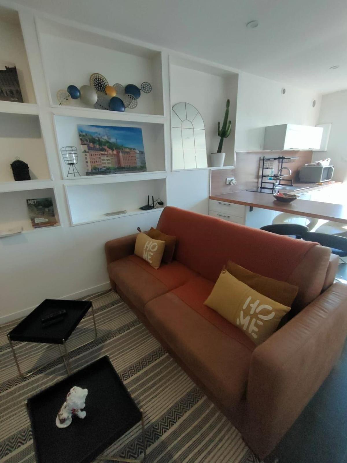 Le Petit Cocon - Parking Prive - Lyon Sud Apartment Venissieux Luaran gambar