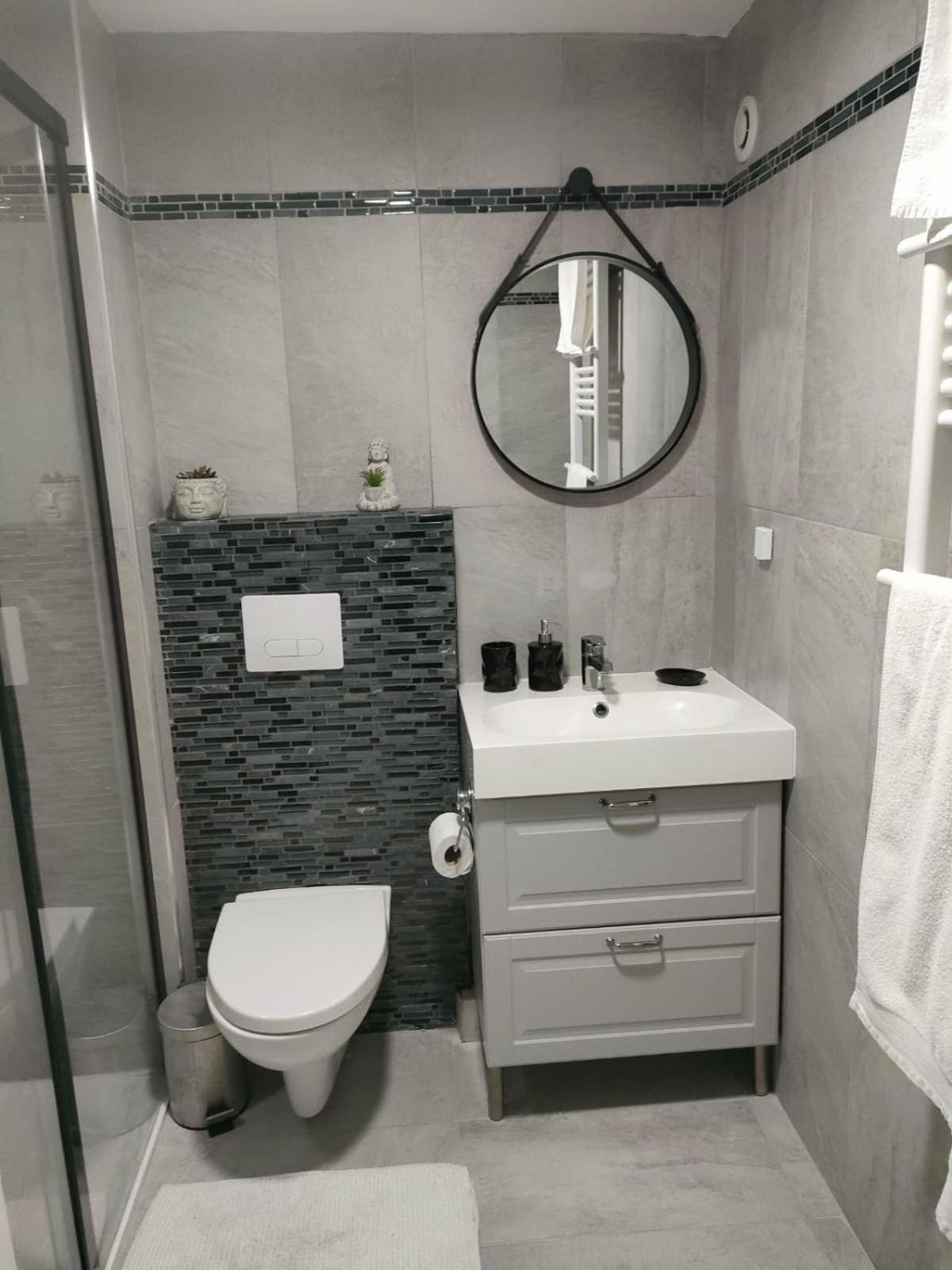 Le Petit Cocon - Parking Prive - Lyon Sud Apartment Venissieux Luaran gambar